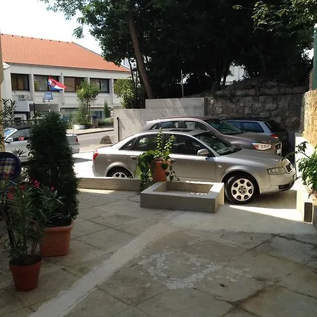 Ana * Crikvenica