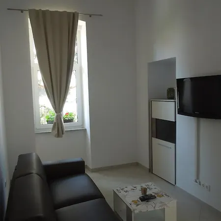 Ana Apartment *