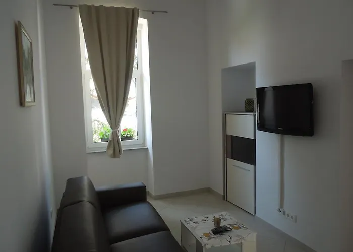 Ana Apartamento *